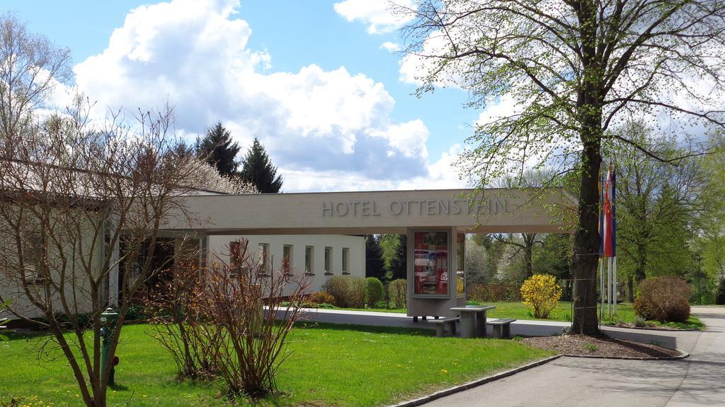 Hotel Ottenstein - Das Wohlfuehlhotel Rastenfeld ภายนอก รูปภาพ
